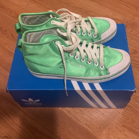 Adidas - Picture 3 of 4